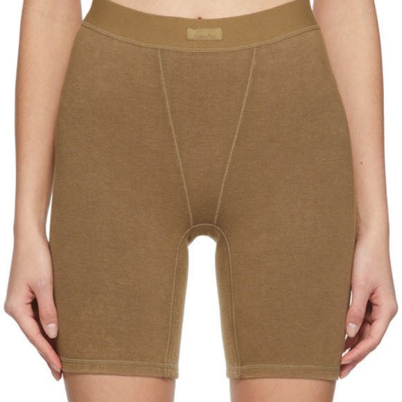 SKIMS OUTDOOR SEAMED BIKE SHORT  SEPIA  SIZE small - Picture 1 of 5
